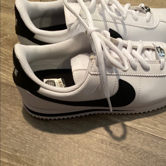 Nike Cortez Kids White Sneakers 904764-102  Sz 5Y - Picture 4 of 10